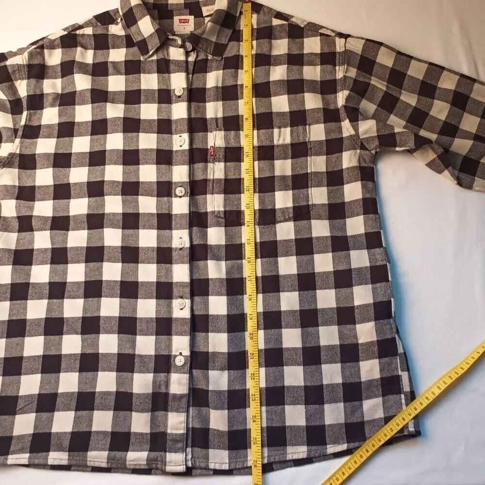 Levi's Women's Flannel Shirt Size S Black Cream Plaid Long Sleeves Button Up - Picture 5 of 8